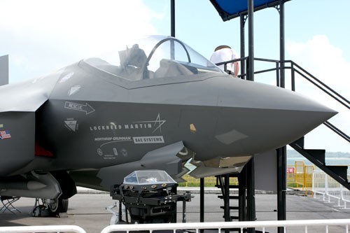 Đầu máy bay chiến đấu F-35 Mỹ